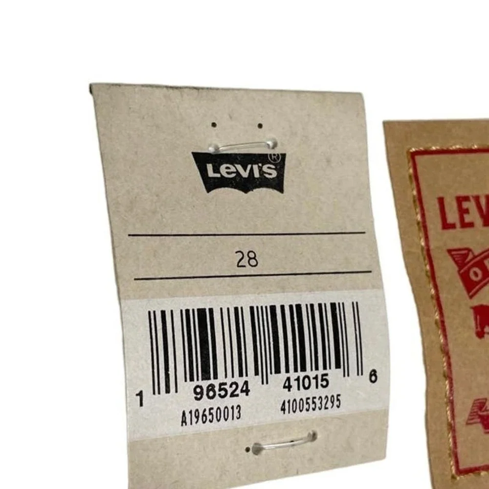 Levi’s High Waisted Mom Shorts In White 28 NWT - Picture 8 of 10